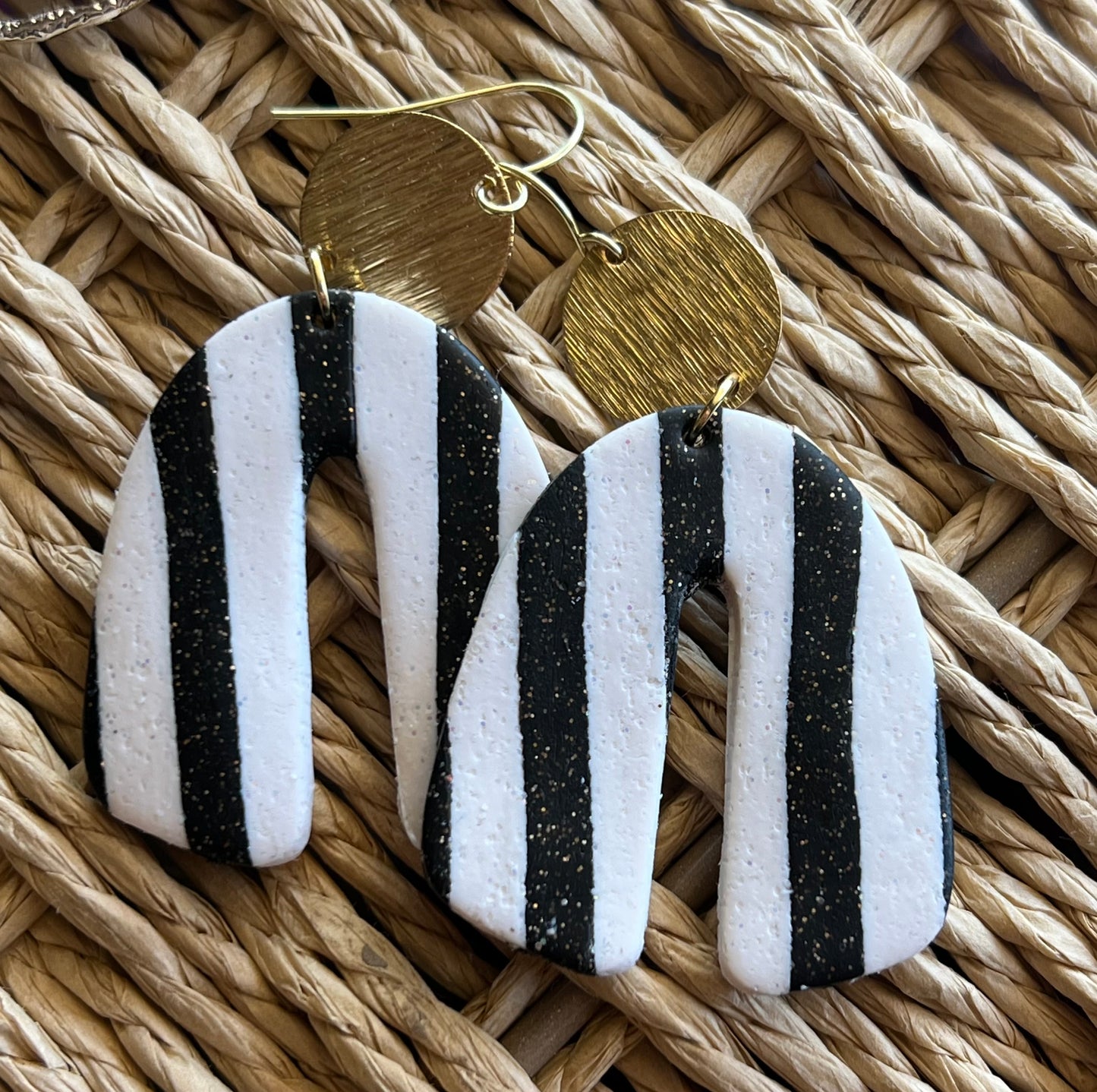 Stripe Arches with Gold Round